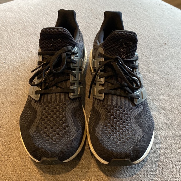 Adidas Ultraboost Men’s size 9.5 - Picture 4 of 5